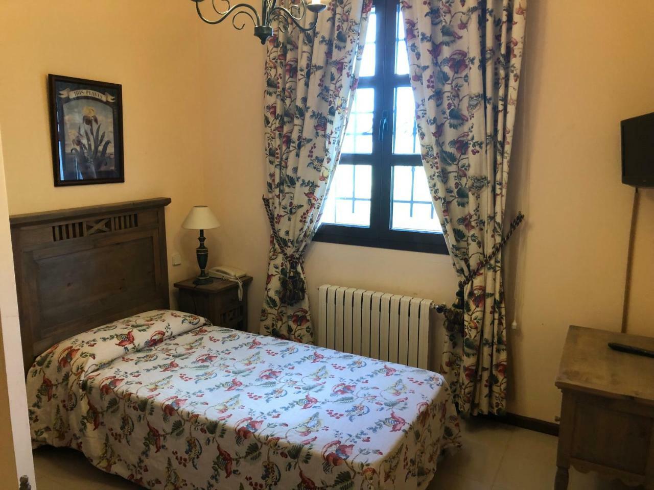 Hostal Las Paneras Ávila Luaran gambar