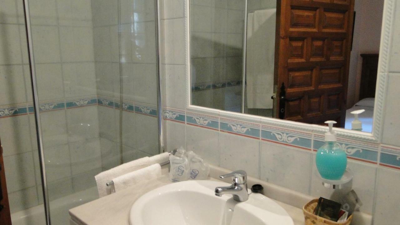 Hostal Las Paneras Ávila Luaran gambar